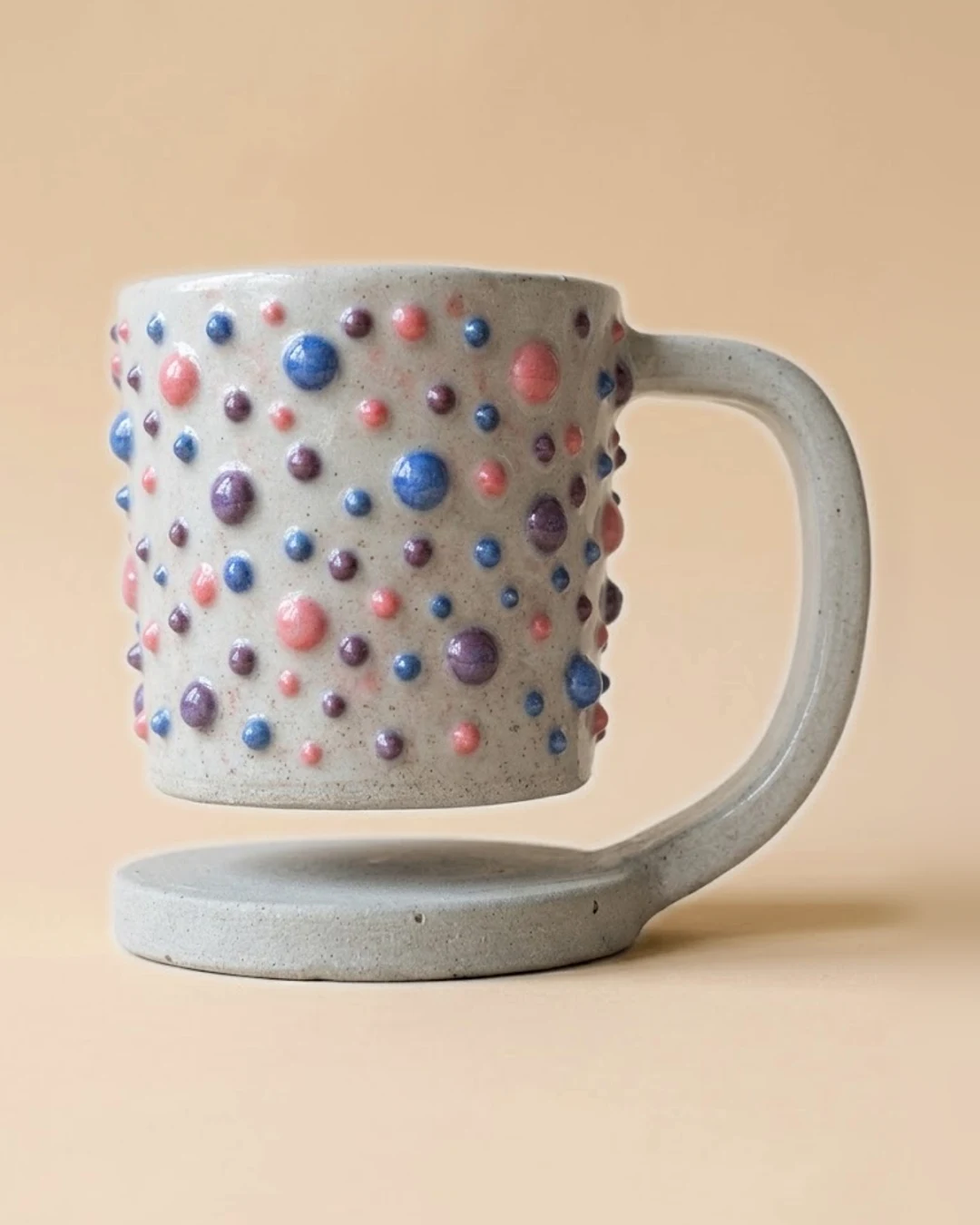 Taza Burbujas, hecha a mano por Joha